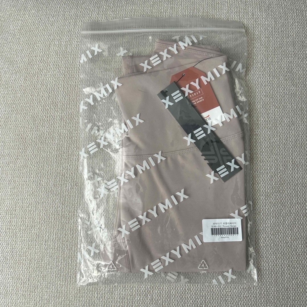 ゼクシィミックス　ローズリーベージュ　Sサイズ　XP9157T スポーツ/アウトドアのトレーニング/エクササイズ(ヨガ)の商品写真
