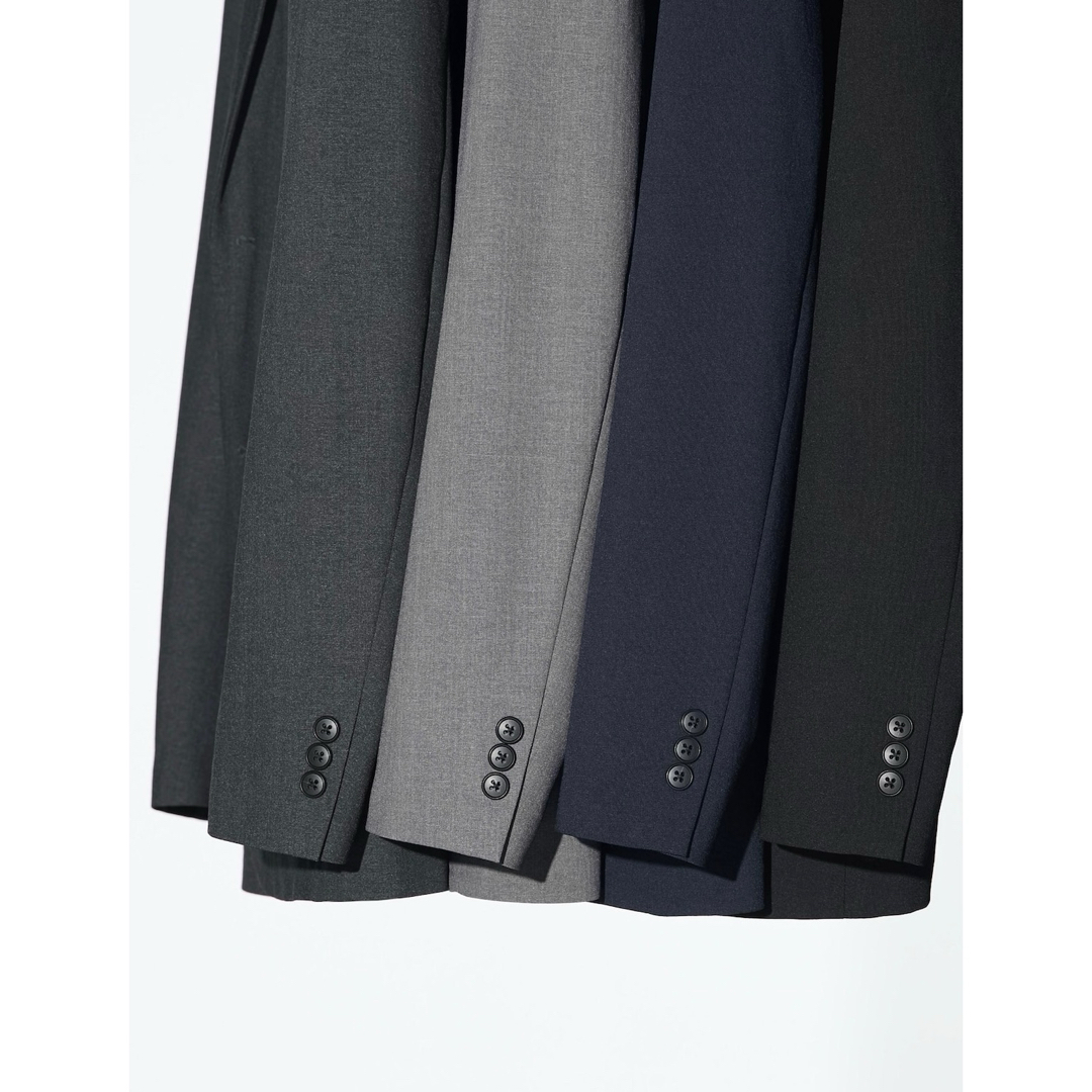 UNIQLO(ユニクロ)の新品 ユニクロ 感動ジャケット Mサイズ ダークグレー メンズのジャケット/アウター(テーラードジャケット)の商品写真