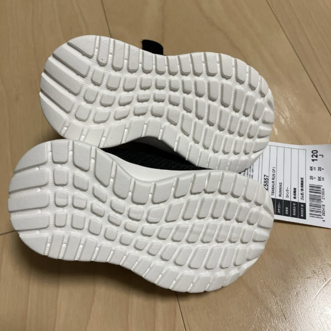 adidas(アディダス)の【新品未使用】adidas（アディダス）子供靴　12cm キッズ/ベビー/マタニティのベビー靴/シューズ(~14cm)(スニーカー)の商品写真