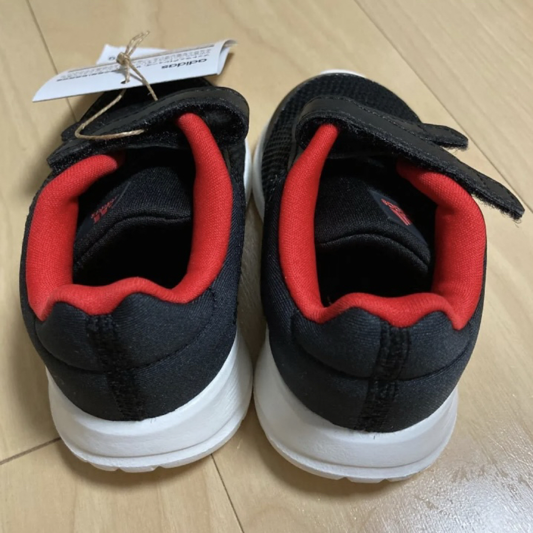 adidas(アディダス)の【新品未使用】adidas（アディダス）子供靴　12cm キッズ/ベビー/マタニティのベビー靴/シューズ(~14cm)(スニーカー)の商品写真