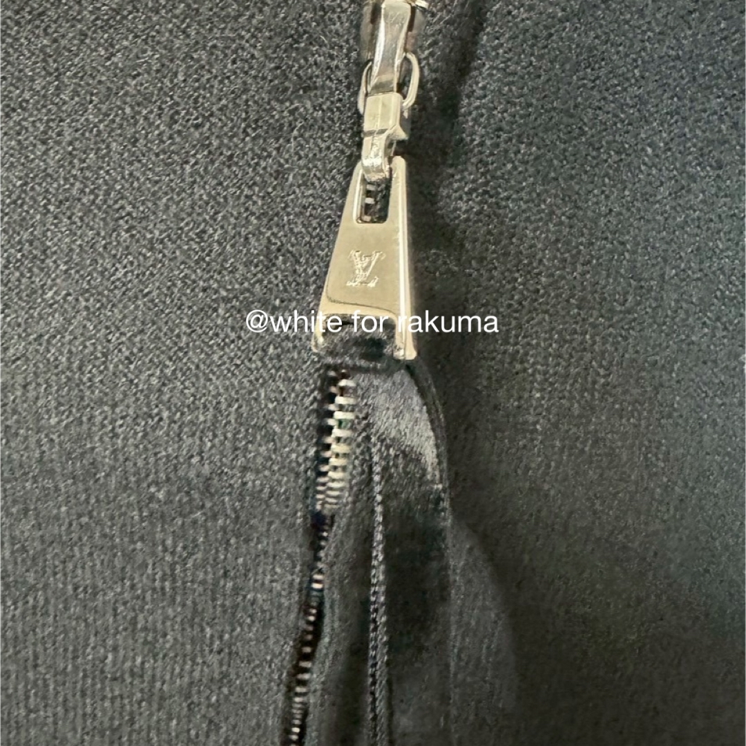LOUIS VUITTON(ルイヴィトン)のLOUIS VUITTON ランウェイ 美形シルクプリーツフレア黒ワンピース レディースのワンピース(ロングワンピース/マキシワンピース)の商品写真