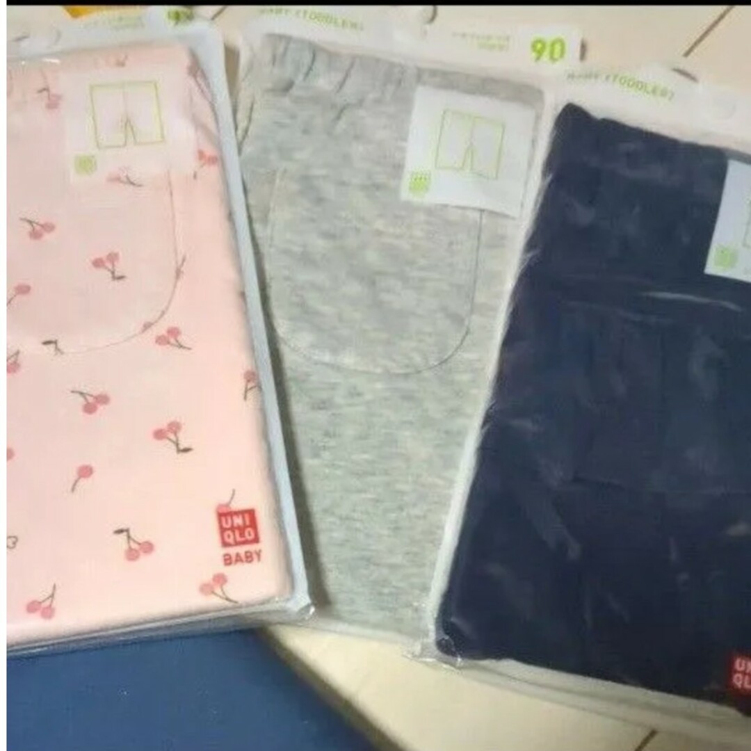 UNIQLO(ユニクロ)のユニクロ UNIQLO 5分丈ドライレギンス 3枚 90サイズ キッズ/ベビー/マタニティのキッズ服女の子用(90cm~)(パンツ/スパッツ)の商品写真