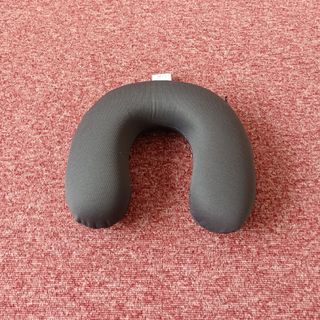 トイザラス(トイザらス)の幼児用ネックピロー(枕)