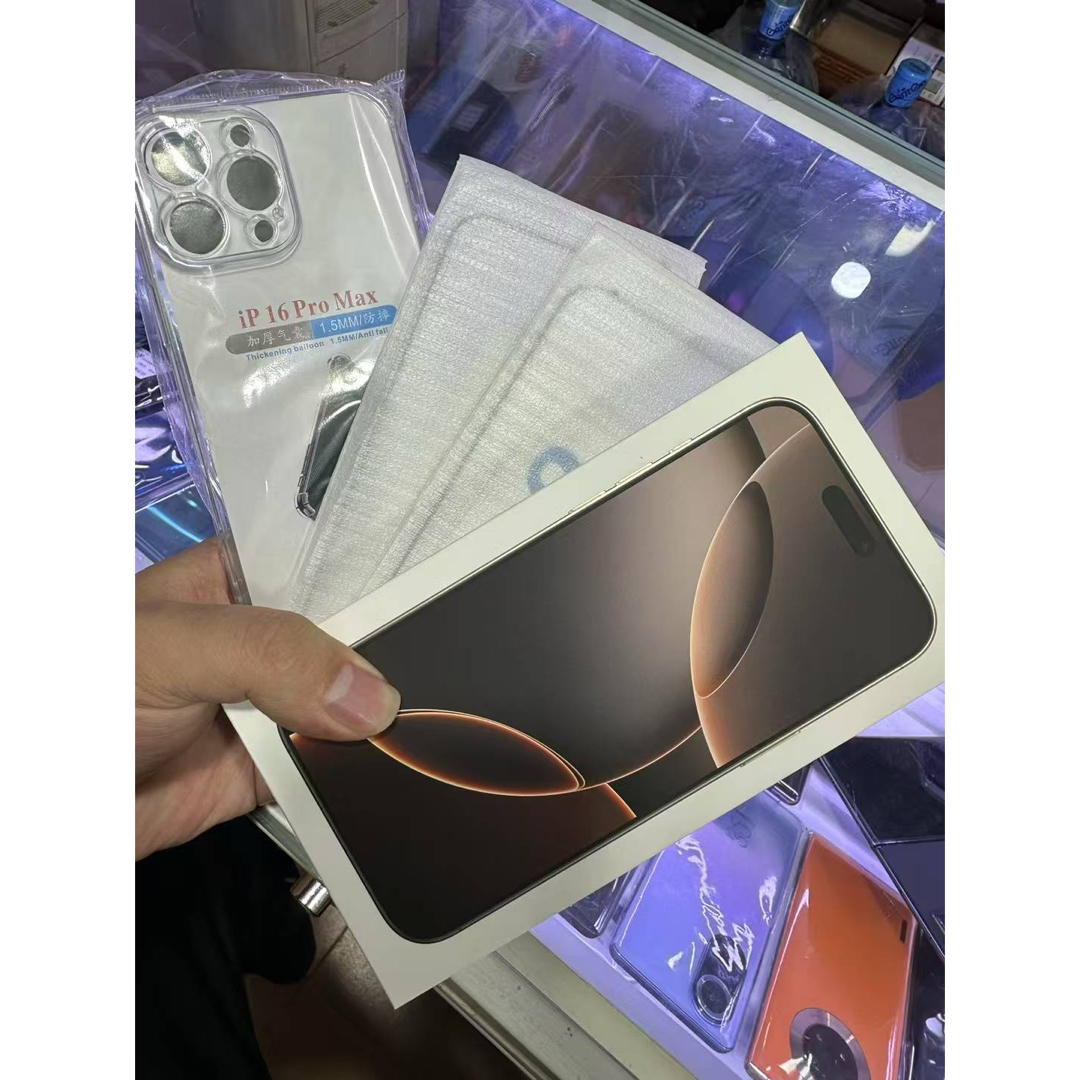 iPhone(アイフォーン)の海外版iPhone 16 Pro Max 1TB本体DualSIM開封済み新品 スマホ/家電/カメラのスマートフォン/携帯電話(スマートフォン本体)の商品写真