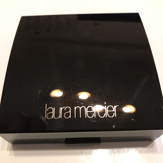 laura mercier(ローラメルシエ)のローラメルシエマットラディアンスベイクドパウダー コスメ/美容のベースメイク/化粧品(フェイスカラー)の商品写真