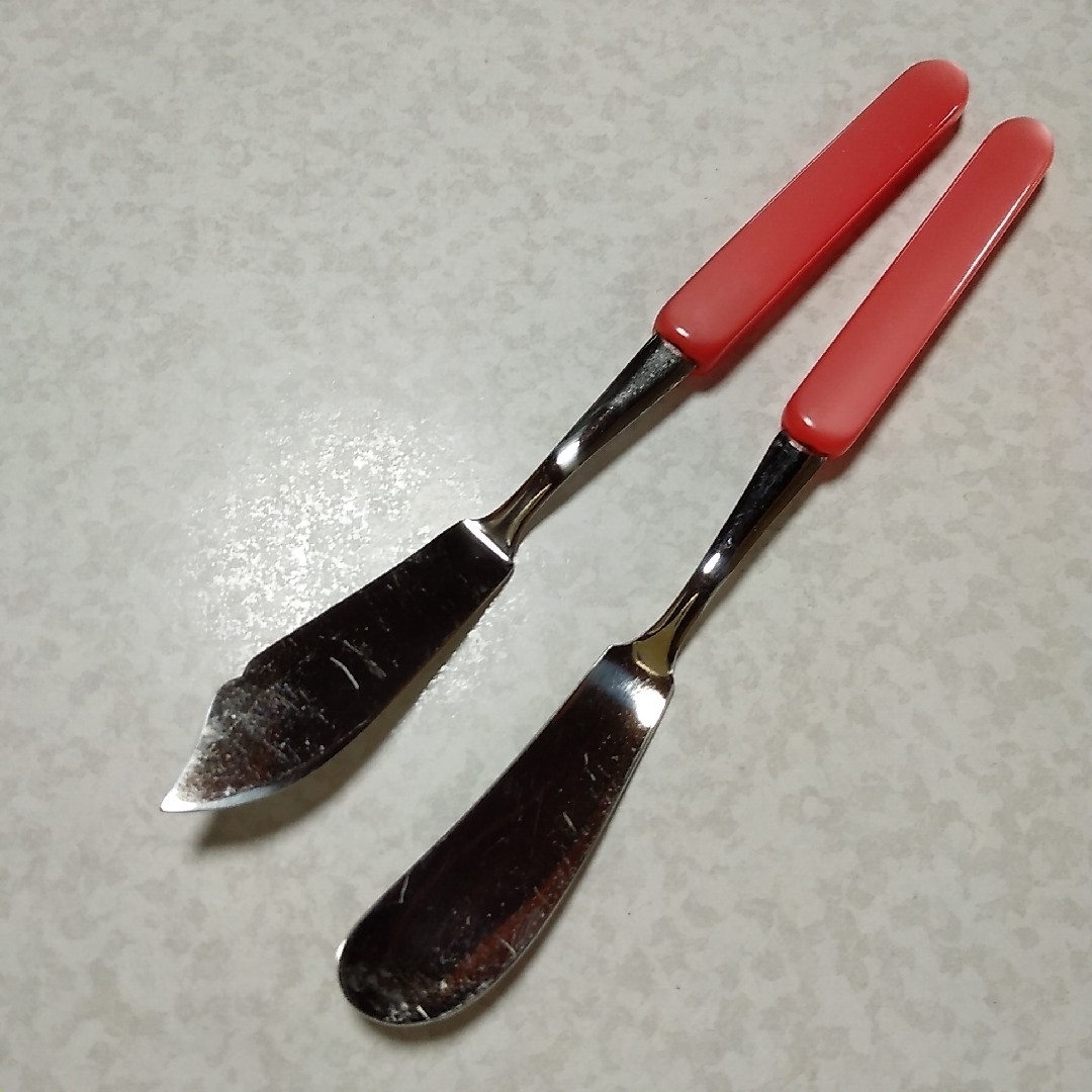 ③ 昭和レトロ カラフル レトロポップ バターナイフ ジャムナイフ インテリア/住まい/日用品のキッチン/食器(カトラリー/箸)の商品写真