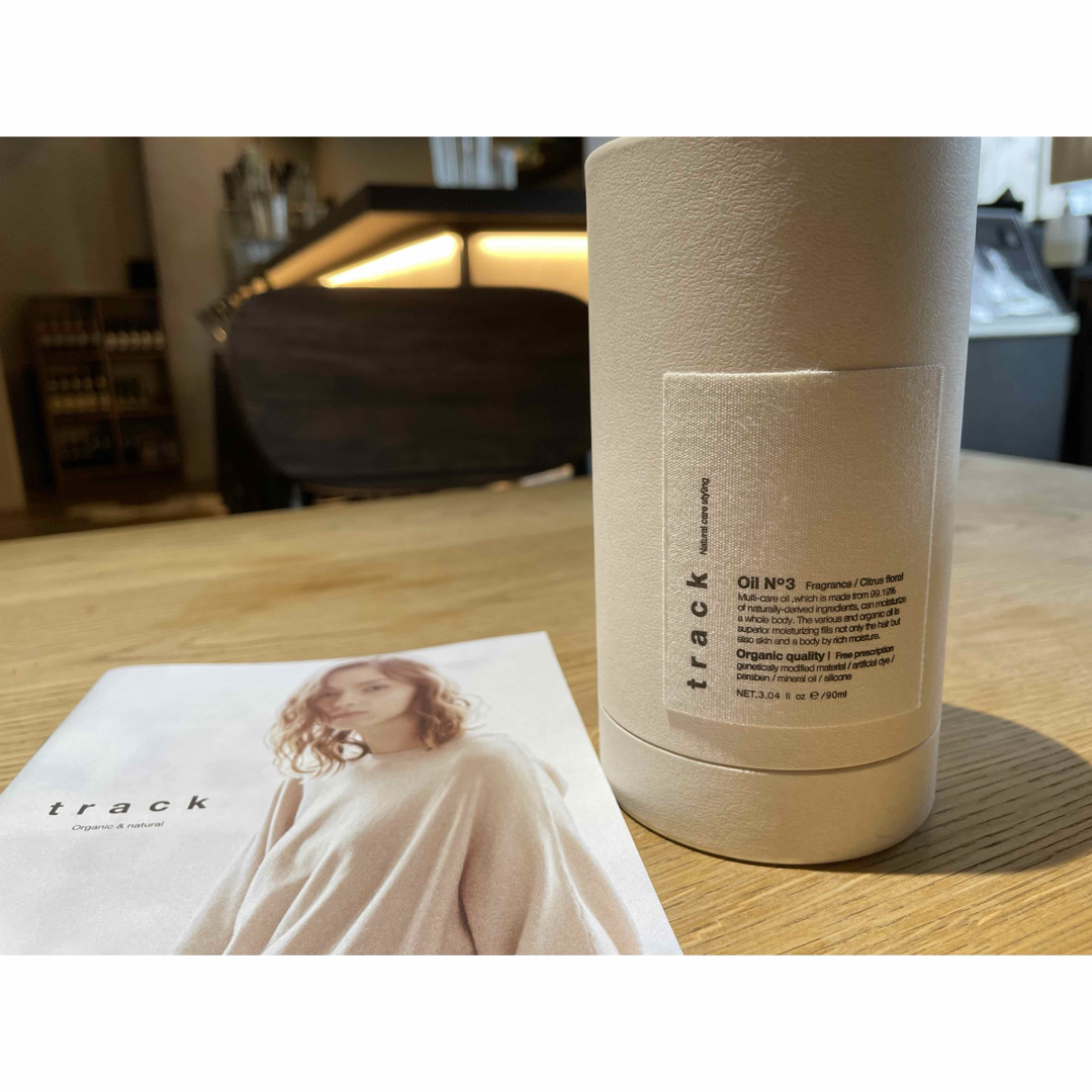 新品 外箱付き TRACKOIL trackoil トラックオイル No3 1本 コスメ/美容のヘアケア/スタイリング(オイル/美容液)の商品写真