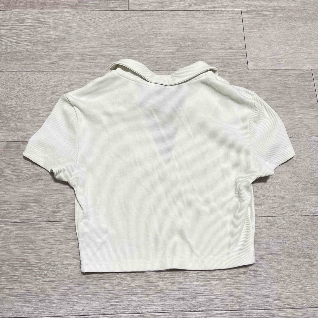 SHEIN(シーイン)のSHEIN 半袖クロップドトップス Vネック ホワイト S レディースのトップス(Tシャツ(半袖/袖なし))の商品写真