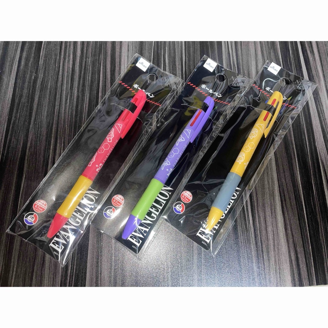 DAISO(ダイソー)のダイソー エヴァンゲリオン 3色ボールペン 全種 3本セット 新品未開封品 インテリア/住まい/日用品の文房具(ペン/マーカー)の商品写真