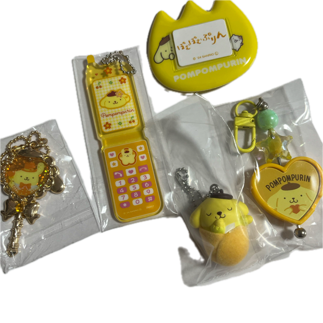 ポムポムプリン ガラケー型アクキー 名札バッジ シークレットステッキチャーム エンタメ/ホビーのおもちゃ/ぬいぐるみ(キャラクターグッズ)の商品写真