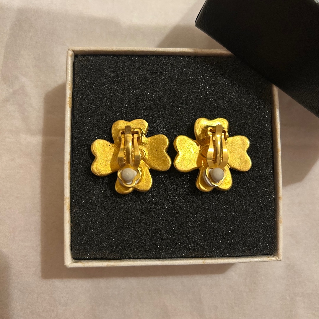 限定セールをすべて 美品 CHANEL クローバーモチーフピアス シャネル アクセサリー