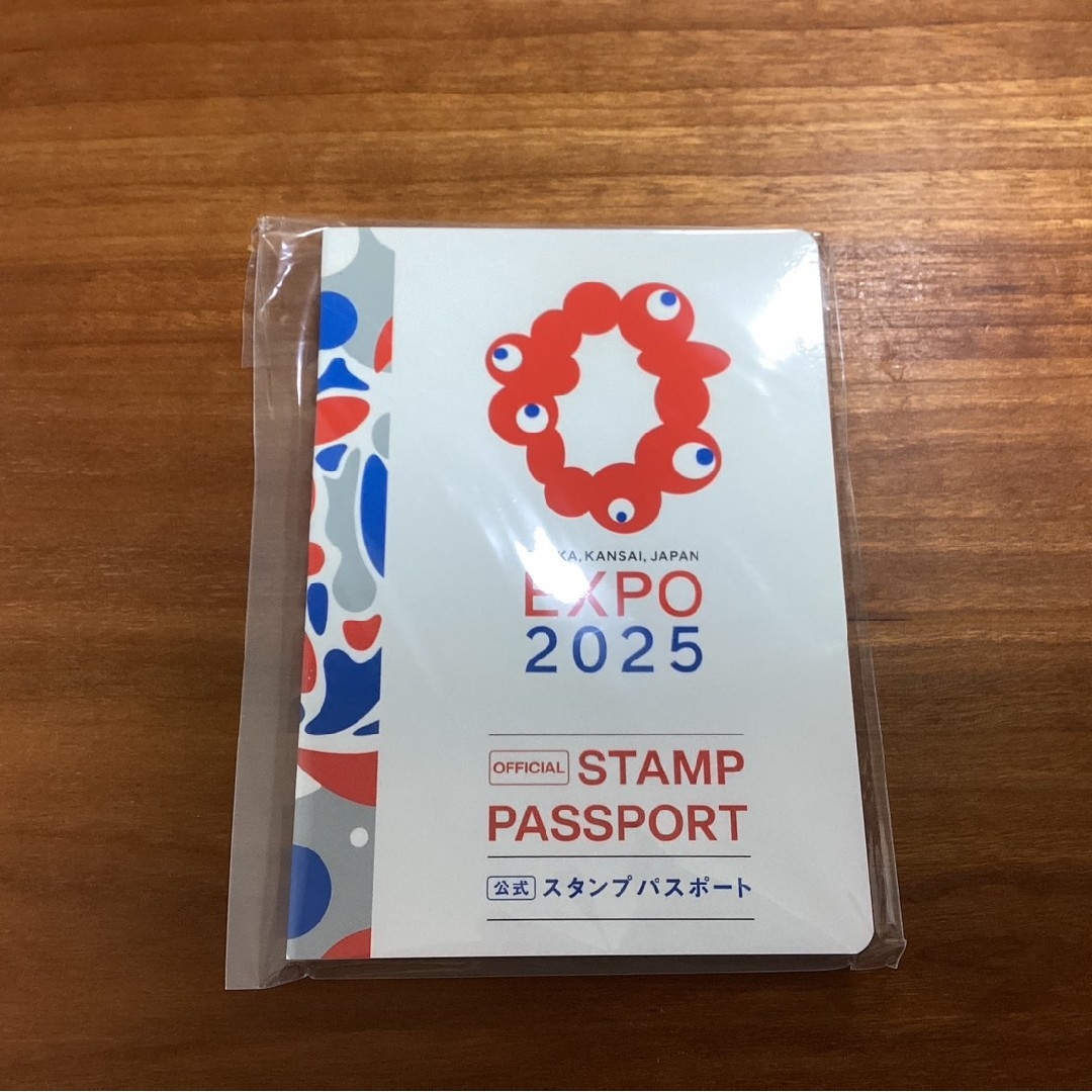 即日発送! 万博 スタンプパスポート パスポートケース ミャクミャク 大阪 エンタメ/ホビーのおもちゃ/ぬいぐるみ(キャラクターグッズ)の商品写真