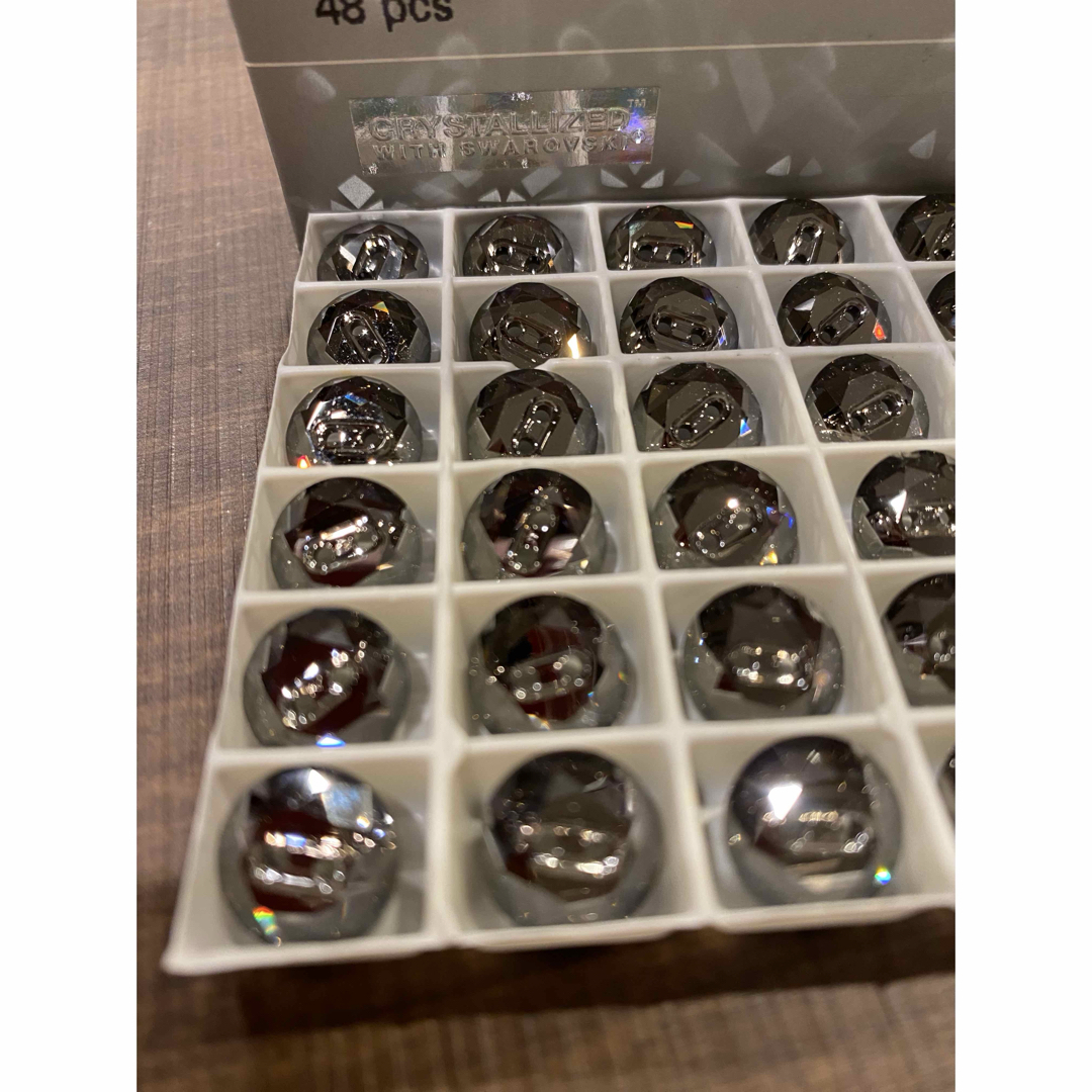 SWAROVSKI(スワロフスキー)の3014 スワロフスキー　サテン48個 ハンドメイドの素材/材料(各種パーツ)の商品写真