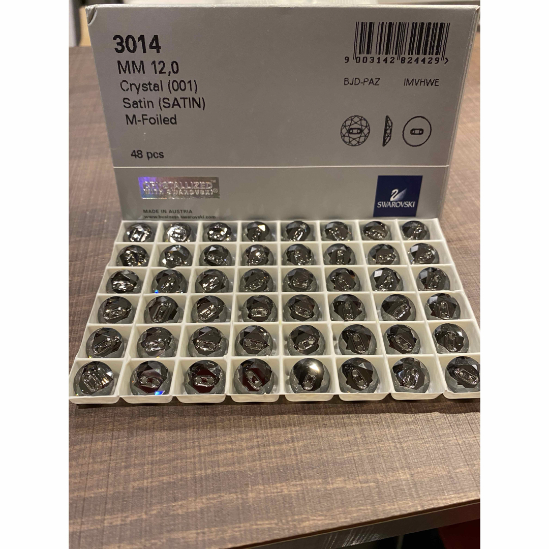 SWAROVSKI(スワロフスキー)の3014 スワロフスキー　サテン48個 ハンドメイドの素材/材料(各種パーツ)の商品写真
