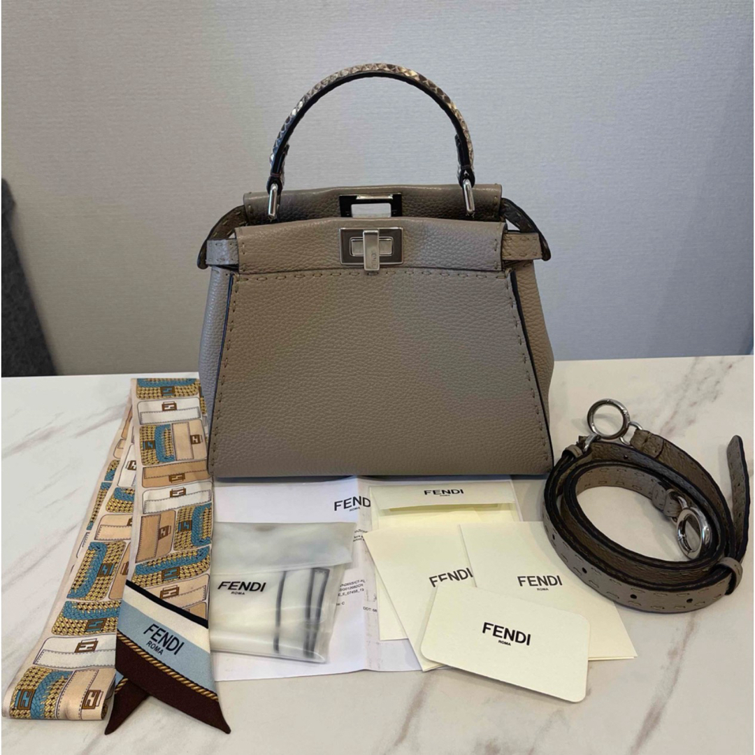 FENDI フェンディ ピーカブー セレリア ミニ コルダ パイソン グレー FENDI - フェンディ ピーカブー ミニ セレリア パイソンの通販