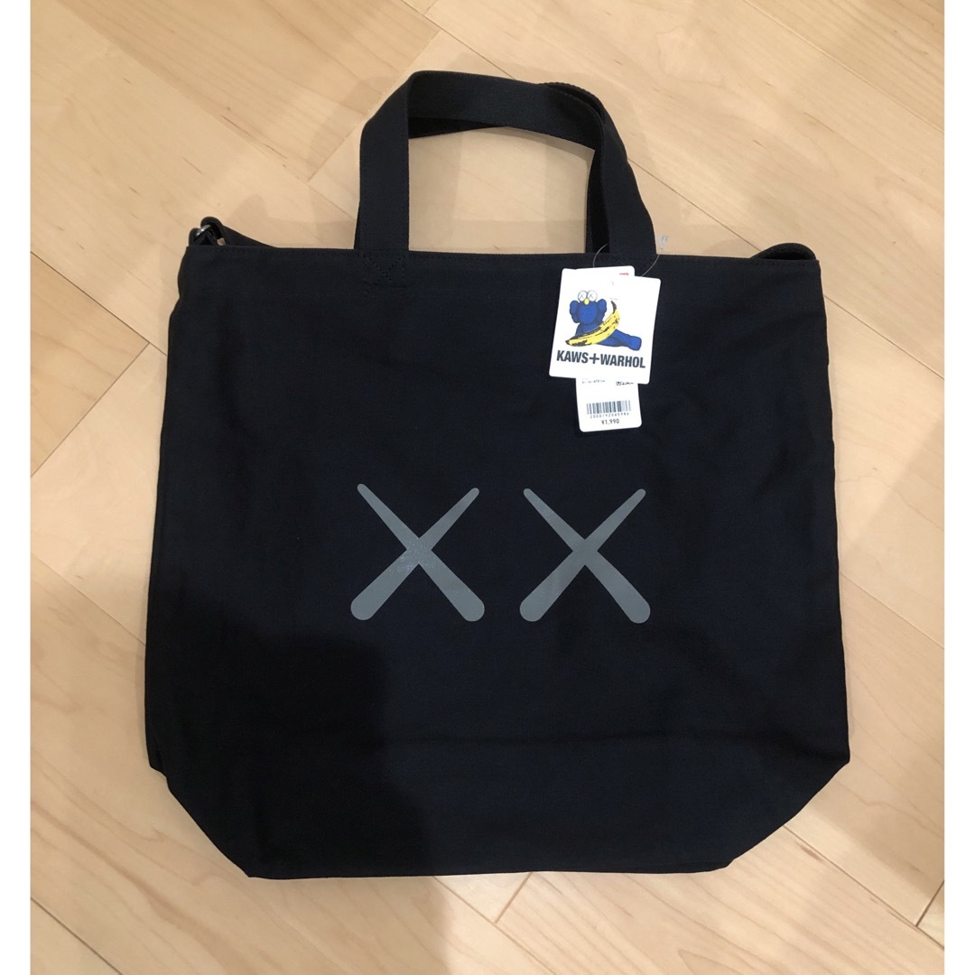 UNIQLO(ユニクロ)のユニクロ UNIQLO カウズ + ウォーホル 2WAY トートバッグ コラボ メンズのバッグ(トートバッグ)の商品写真