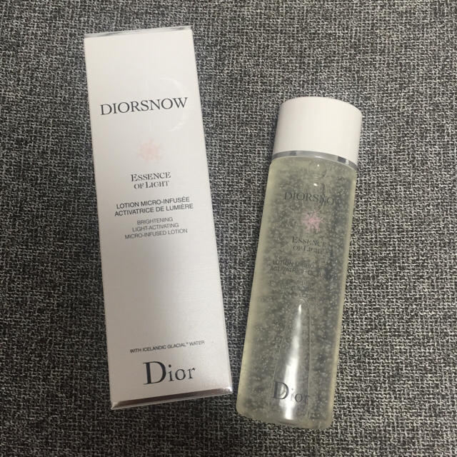 Dior(ディオール)のdior スノー ブライトニング エッセンスローション 化粧水 ディオール コスメ/美容のスキンケア/基礎化粧品(化粧水/ローション)の商品写真