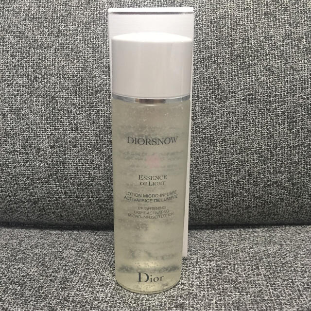 Dior(ディオール)のdior スノー ブライトニング エッセンスローション 化粧水 ディオール コスメ/美容のスキンケア/基礎化粧品(化粧水/ローション)の商品写真