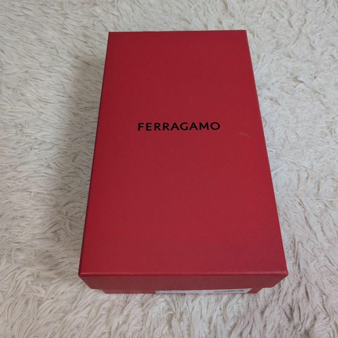 Salvatore Ferragamo - 現行✨フェラガモ IRINA ロゴローファー