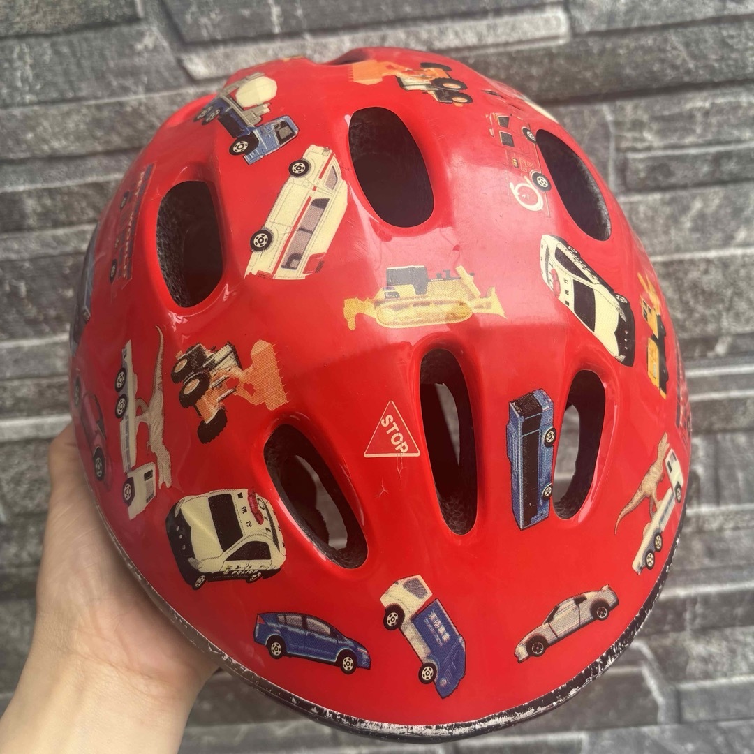 子ども用トミカ自転車ヘルメット赤 自動車/バイクのバイク(ヘルメット/シールド)の商品写真