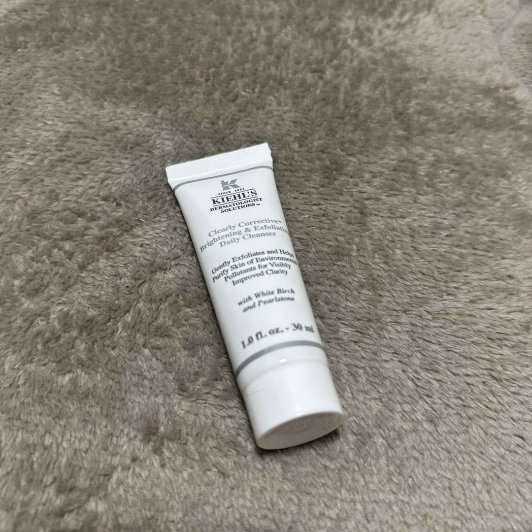 Kiehl's(キールズ)のミニサイズ キールズ kiehl's dsクリアリーホワイトエクスフォリエーティ コスメ/美容のスキンケア/基礎化粧品(洗顔料)の商品写真