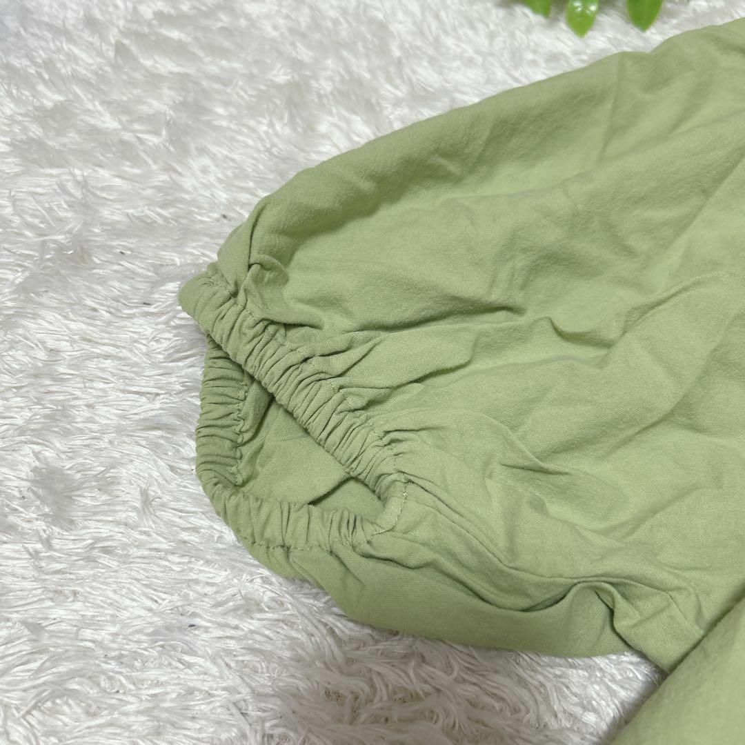 GU(ジーユー)の新品タグ付き 【ジーユー GU】 スクエアネックブラウス (M) グリーン レディースのトップス(シャツ/ブラウス(長袖/七分))の商品写真
