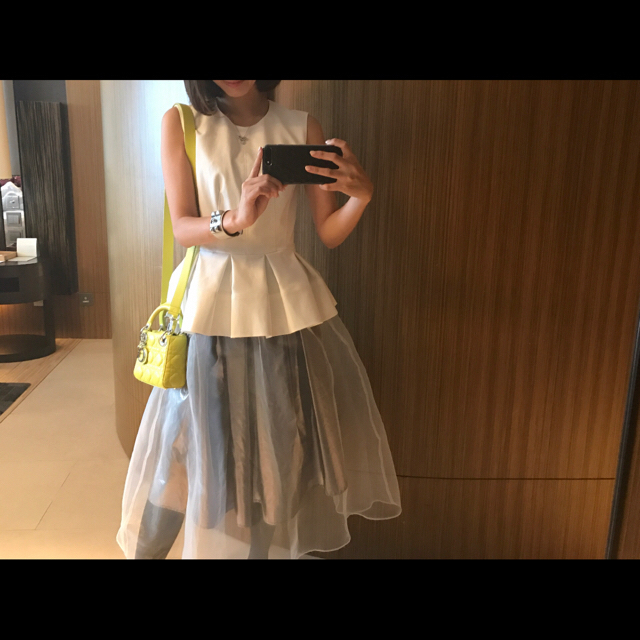Chesty(チェスティ)のmiiya様専用✨メタリックオーガンジースカート/2017ss レディースのスカート(ひざ丈スカート)の商品写真