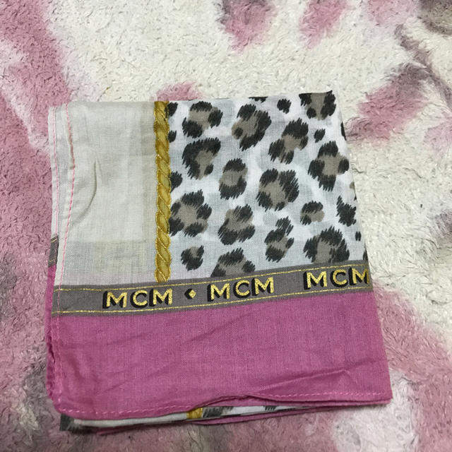 MCM(エムシーエム)のmcm ハンカチ レディースのファッション小物(ハンカチ)の商品写真