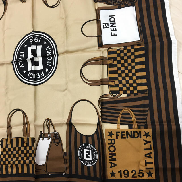 FENDI(フェンディ)のFENDIフェンディ スカーフ レディースのファッション小物(バンダナ/スカーフ)の商品写真