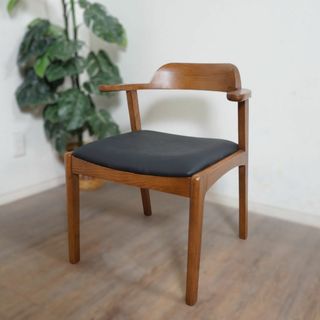 高級【新品】おしゃれ　曲木 ダイニングチェア 肘掛け付き　アッシュ無垢材(ダイニングチェア)
