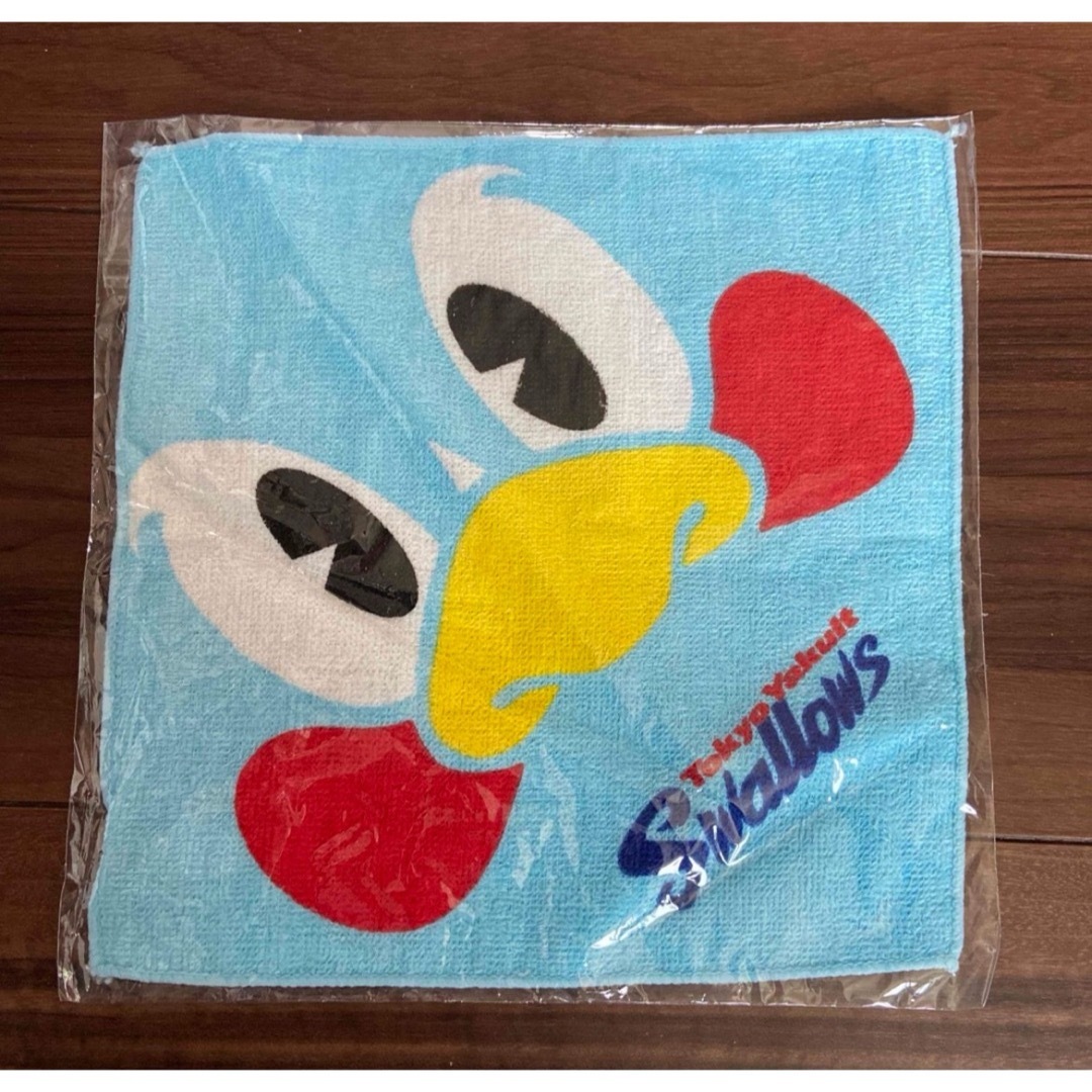 東京ヤクルトスワローズ(トウキョウヤクルトスワローズ)のつば九郎 タオルハンカチ スポーツ/アウトドアの野球(記念品/関連グッズ)の商品写真
