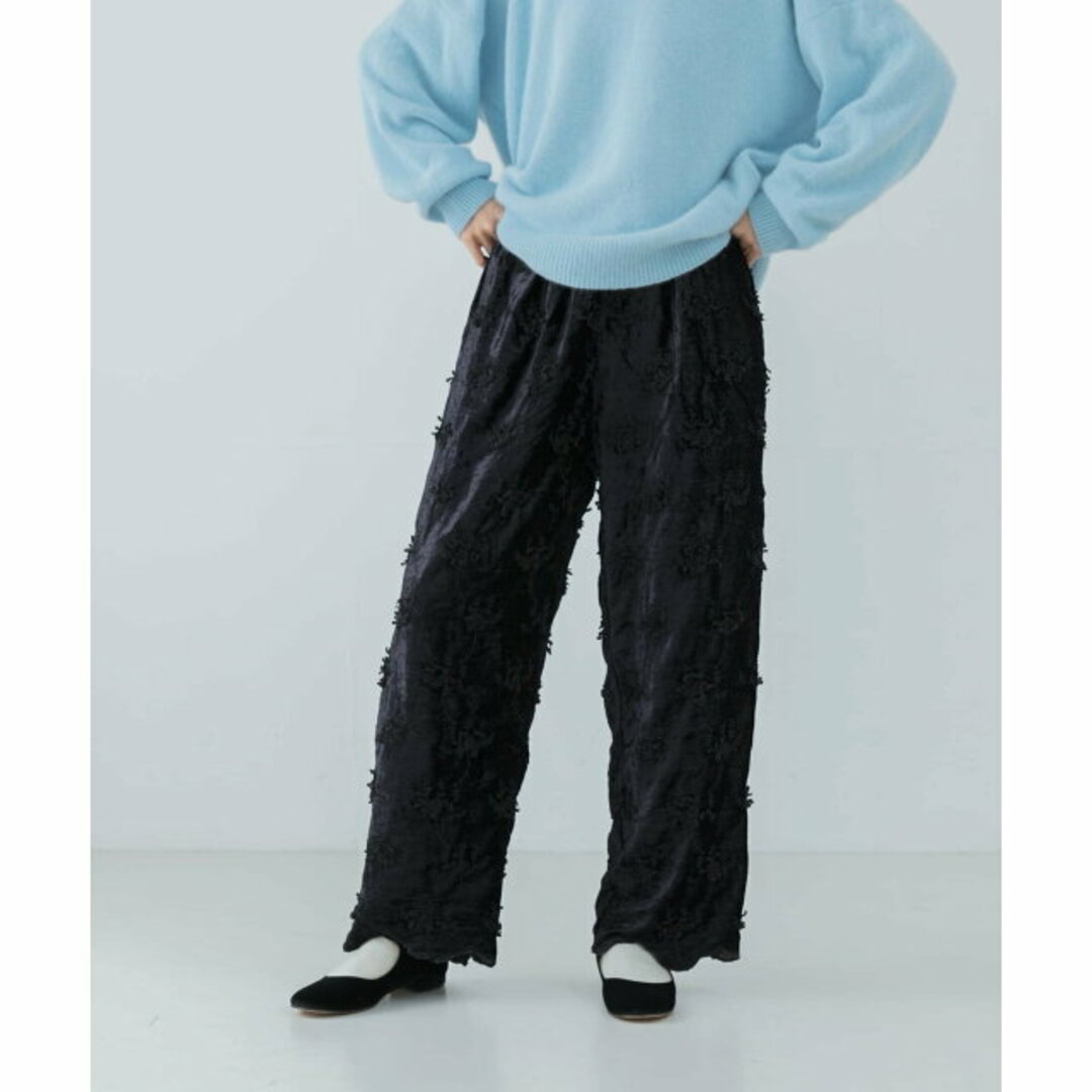 URBAN RESEARCH(アーバンリサーチ)の【BLACKLAME】【FREE】crinkle crinkle crinkle velvet embroidery pants レディースのパンツ(その他)の商品写真