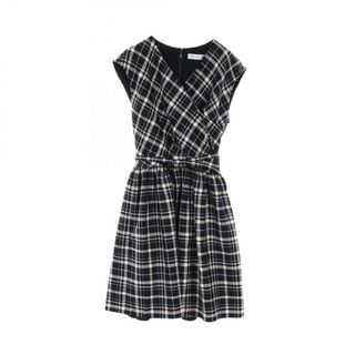 1枚で際立つ綺麗スタイル♪【Dior】Vネック ミディドレス (Dior