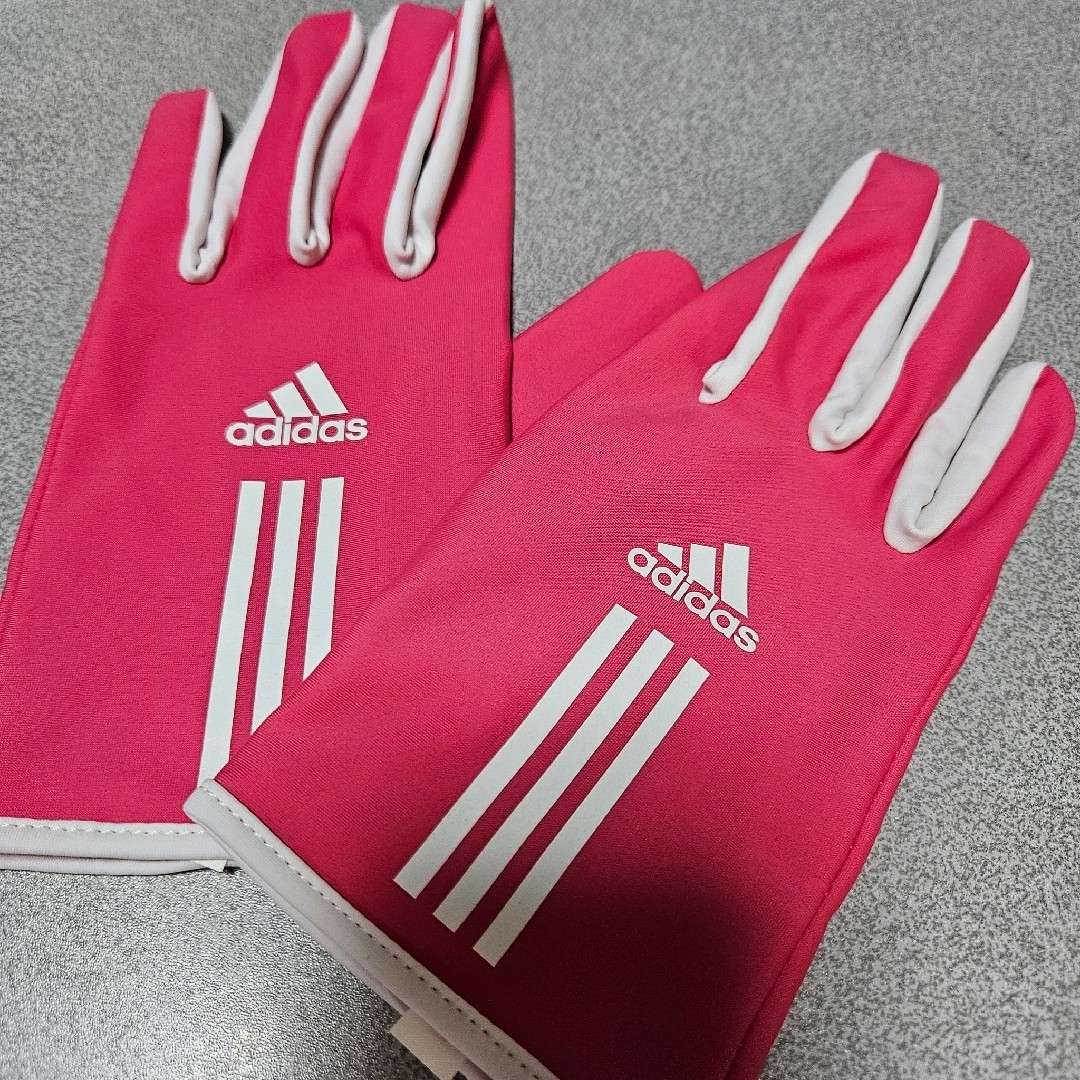 adidas(アディダス)の美品!adidas ピンク スポーツグローブ ランニング用手袋 Sサイズ スポーツ/アウトドアのトレーニング/エクササイズ(トレーニング用品)の商品写真