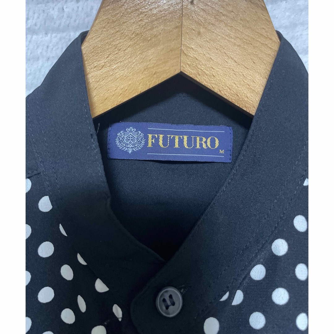 FUTURO  水玉模様 メンズ半袖シャツ 黒と白 サイズM  未使用 メンズのトップス(シャツ)の商品写真