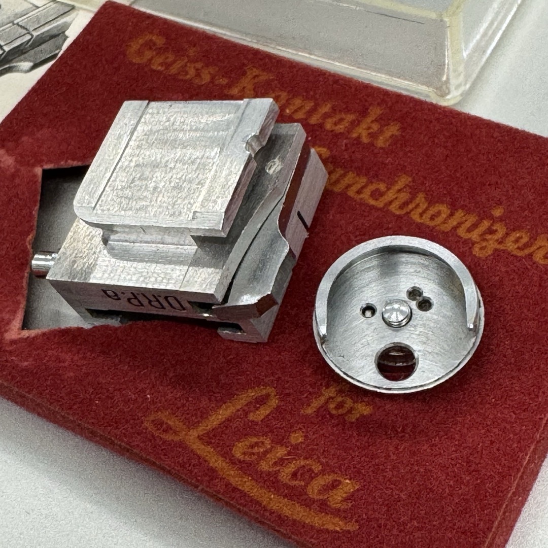 Geiss-Kontakt Synchronizer for Leica　珍品！ Vintage Synchronizer For Leica Camera In Original Case Geiss