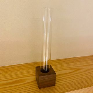一輪挿し　フラワーベース　木製　ガラス　ハンドメイド(花瓶)