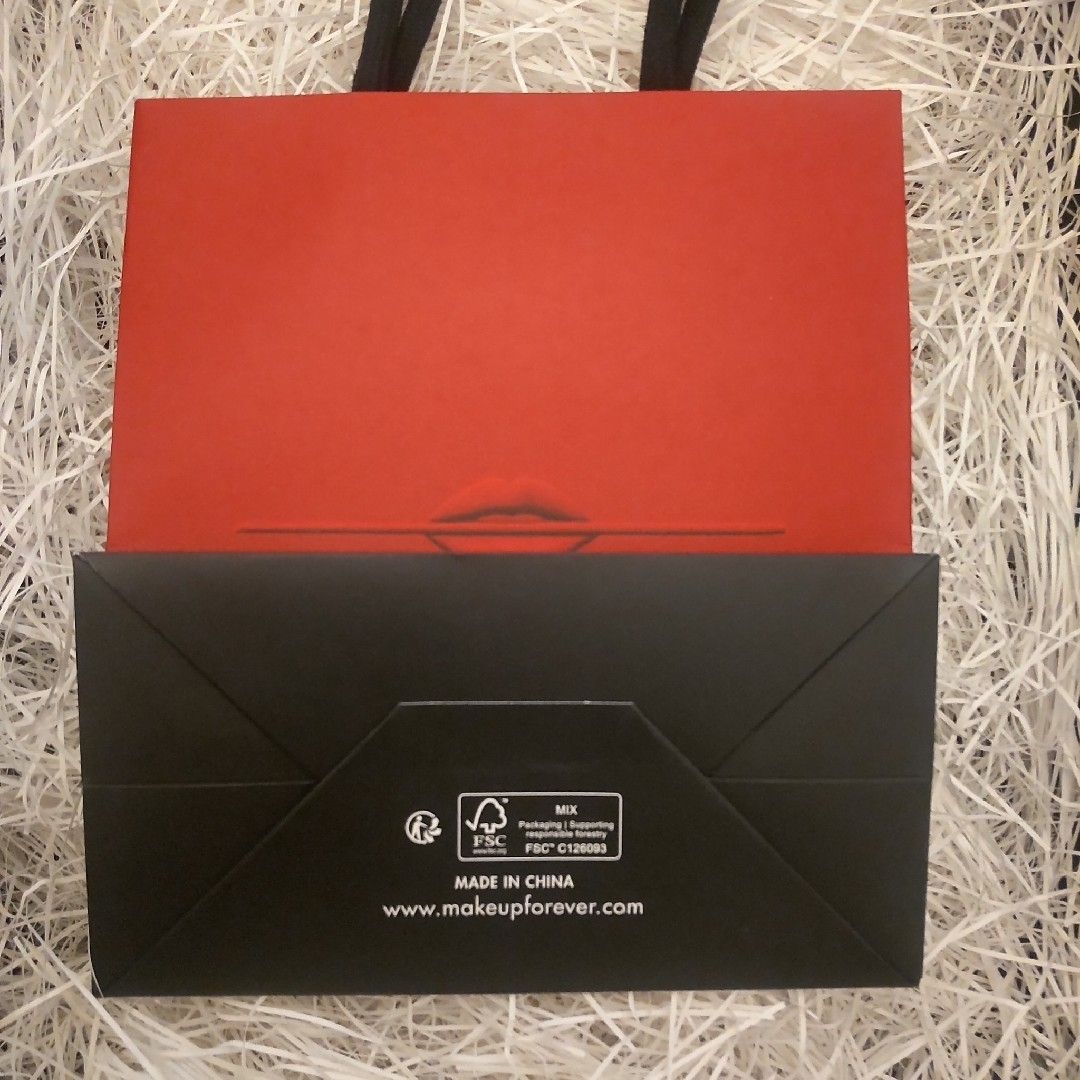 【ショッパーラッピング】０６グロス／リップライナー６０６メイクアップフォーエバー MAKE UP FOR EVER - 06／606メイクアップフォーエバー