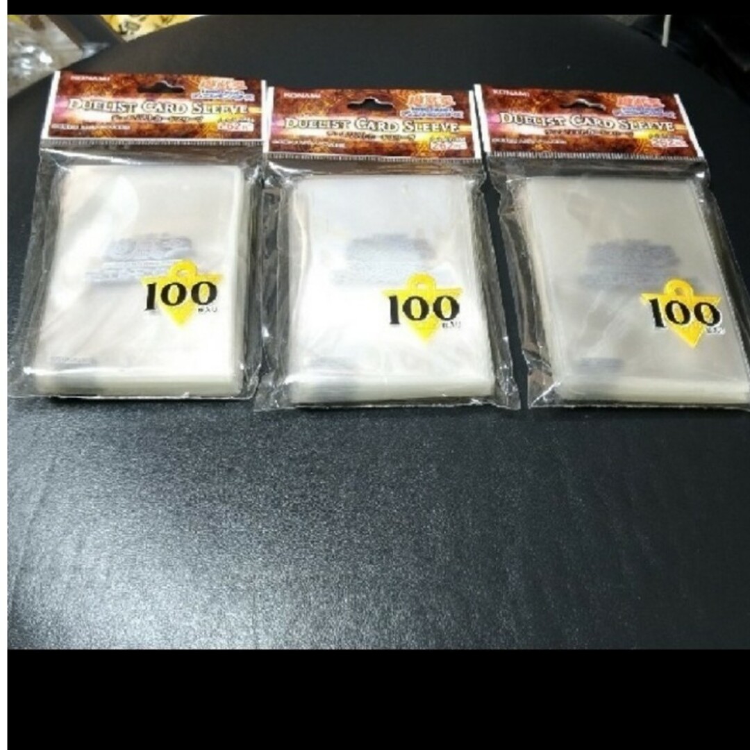 遊戯王(ユウギオウ)の遊戯王 初期 ゴロスリーブ 各100枚x3個 新品完全未開封未使用バラウ エンタメ/ホビーのトレーディングカード(カードサプライ/アクセサリ)の商品写真