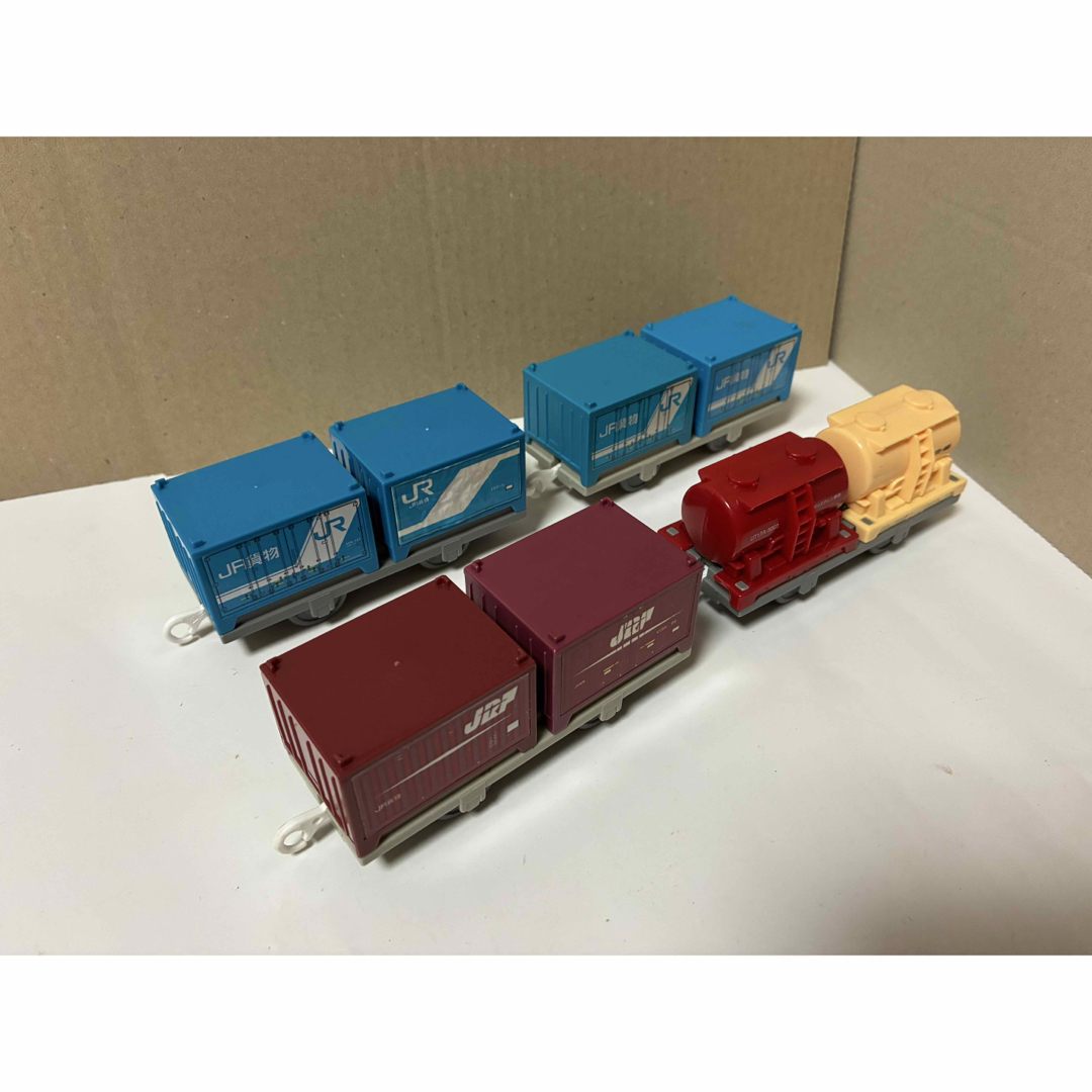 Takara Tomy(タカラトミー)の【プラレール】コンテナ貨車 4両 貨物列車 エンタメ/ホビーのおもちゃ/ぬいぐるみ(鉄道模型)の商品写真