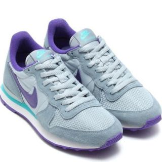 ナイキ(NIKE)のNIKeのスニーカー(スニーカー)