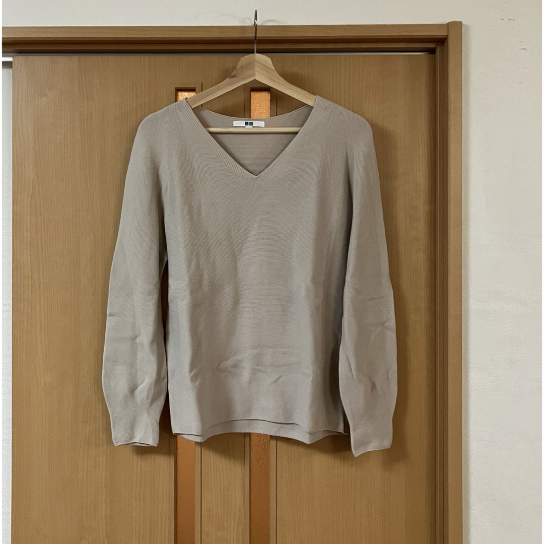 UNIQLO(ユニクロ)のユニクロUNIQLOコットンVニット　L ベージュ レディースのトップス(ニット/セーター)の商品写真