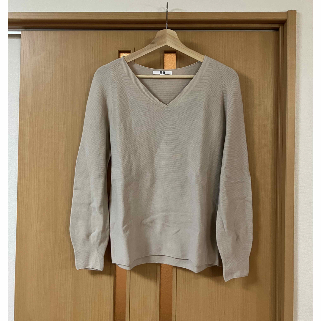 UNIQLO(ユニクロ)のユニクロUNIQLOコットンVニット　L ベージュ レディースのトップス(ニット/セーター)の商品写真