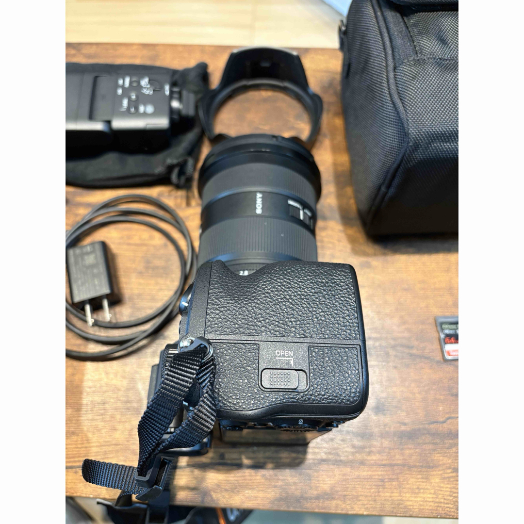 SONY(ソニー)のSONY α7 IV ILCE-7M4+ 24-70mm F2.8 GM II スマホ/家電/カメラのカメラ(デジタル一眼)の商品写真