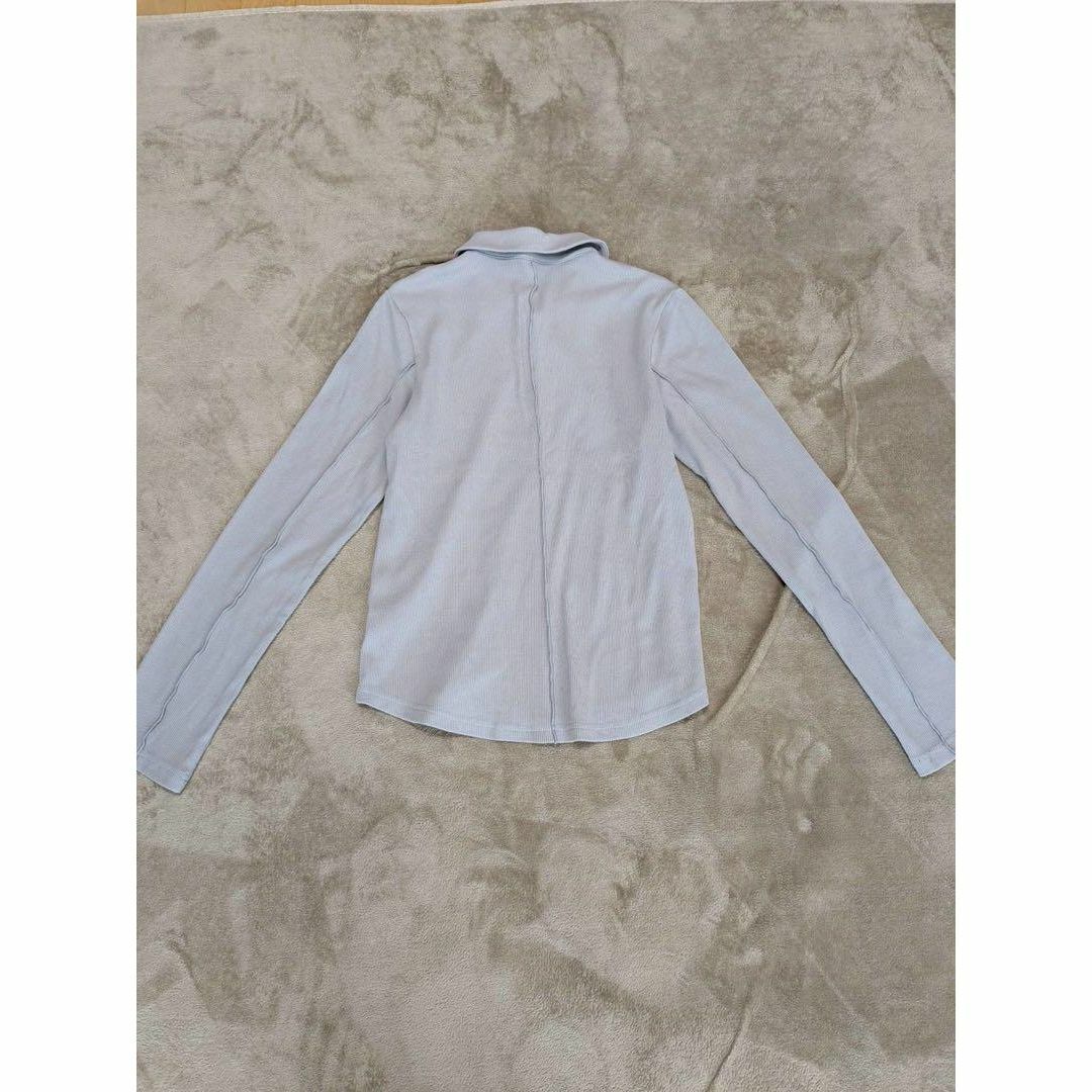 GU(ジーユー)の美品 ジーユー ボタン付き長袖シャツ L 灰色 トップス 無地 着回し シンプル レディースのトップス(シャツ/ブラウス(長袖/七分))の商品写真