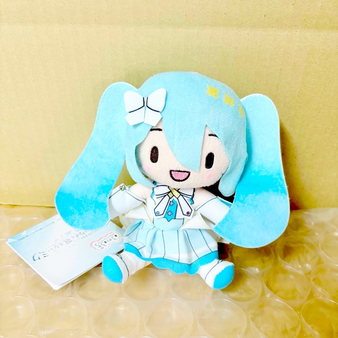 プロセカ ふわぷち ミニぬいぐるみ 開かれた窓のセカイの初音ミク 覚醒ミク エンタメ/ホビーのおもちゃ/ぬいぐるみ(ぬいぐるみ)の商品写真