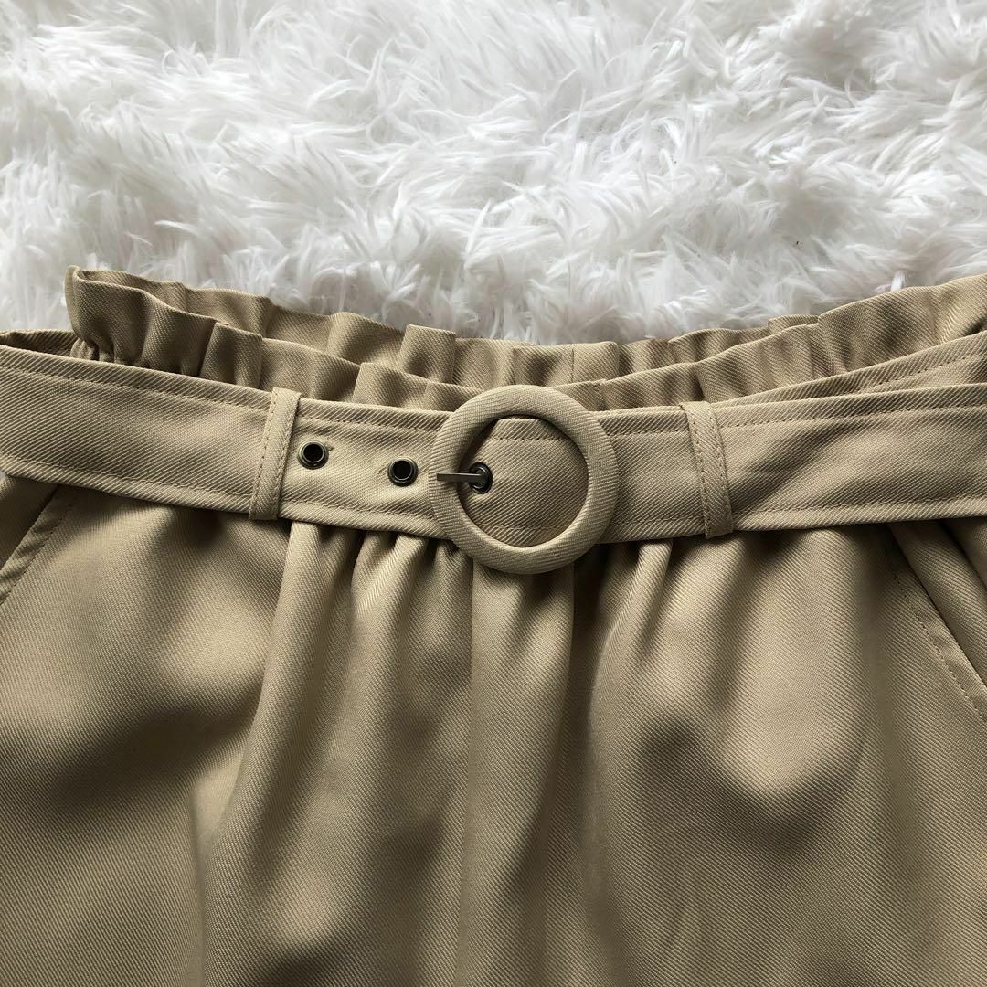 ✨未使用✨ (F) テーパードパンツ ハイウエスト コンサバ ウエストゴム 仕事 レディースのパンツ(デニム/ジーンズ)の商品写真