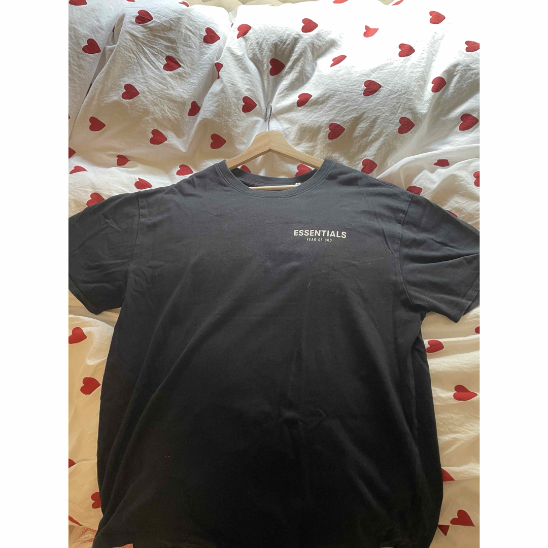 FEAR OF GOD(フィアオブゴッド)のエッセンシャル ブラックT Mサイズ メンズのトップス(Tシャツ/カットソー(半袖/袖なし))の商品写真
