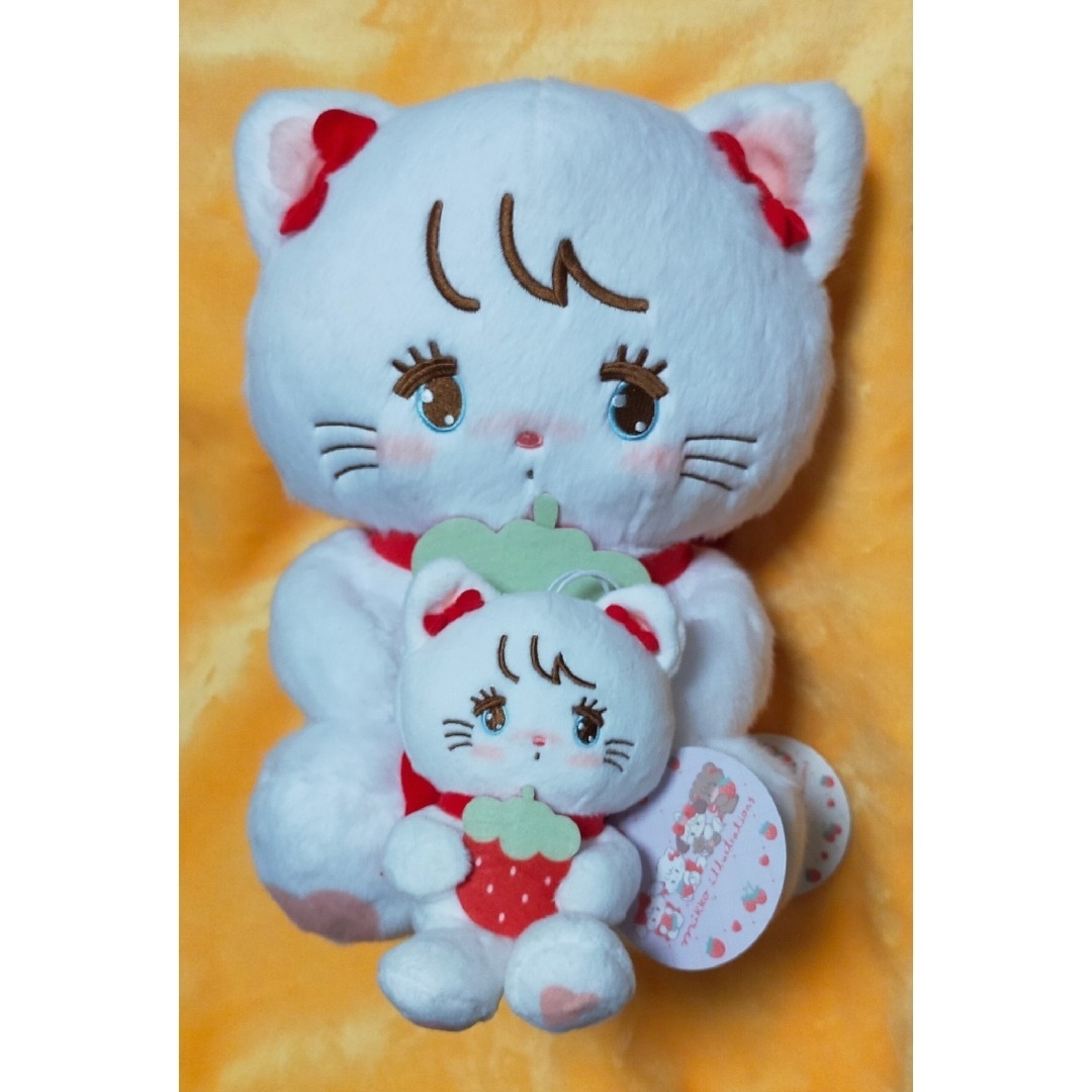 ✳mikko いちごBIGぬいぐるみ&いちごマスコットぬいぐるみ ムース2点✳ エンタメ/ホビーのおもちゃ/ぬいぐるみ(キャラクターグッズ)の商品写真