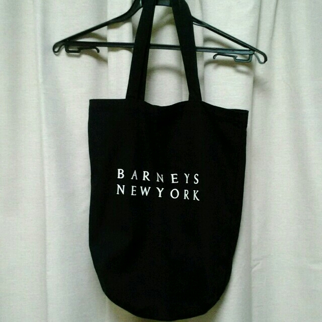 BARNEYS NEW YORK(バーニーズニューヨーク)のバーニーズニューヨーク　エコバック レディースのバッグ(エコバッグ)の商品写真